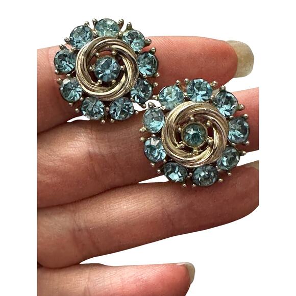 Vintage Lisner Blue Rhinestone Clip On Earrings - Picture 2 of 5